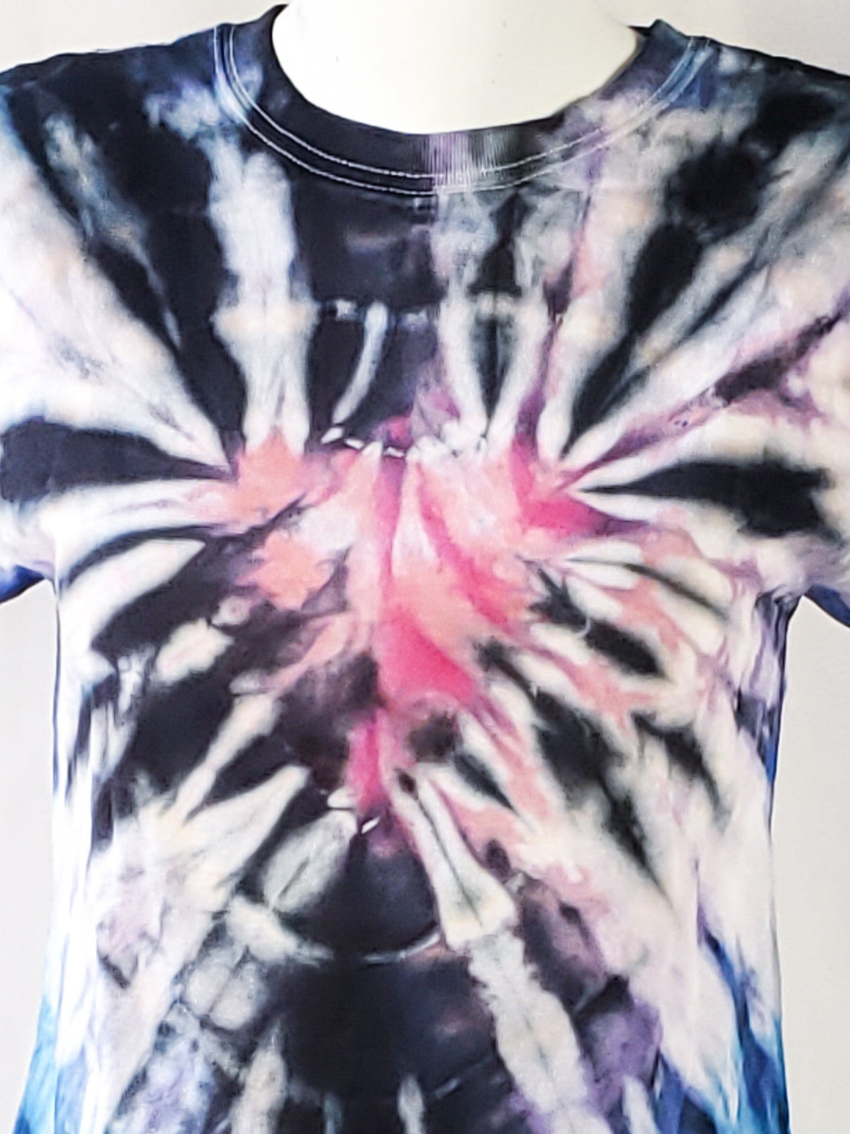 Youth Unisex L "Crystal Heart" Tie Dyed T Shirt - The Caffeinated Raven
